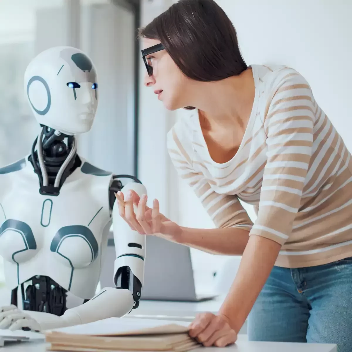 Buch & KI: Wie du Künstliche Intelligenz beim Schreiben sinnvoll einsetzt – ohne deine Stimme zu verlieren